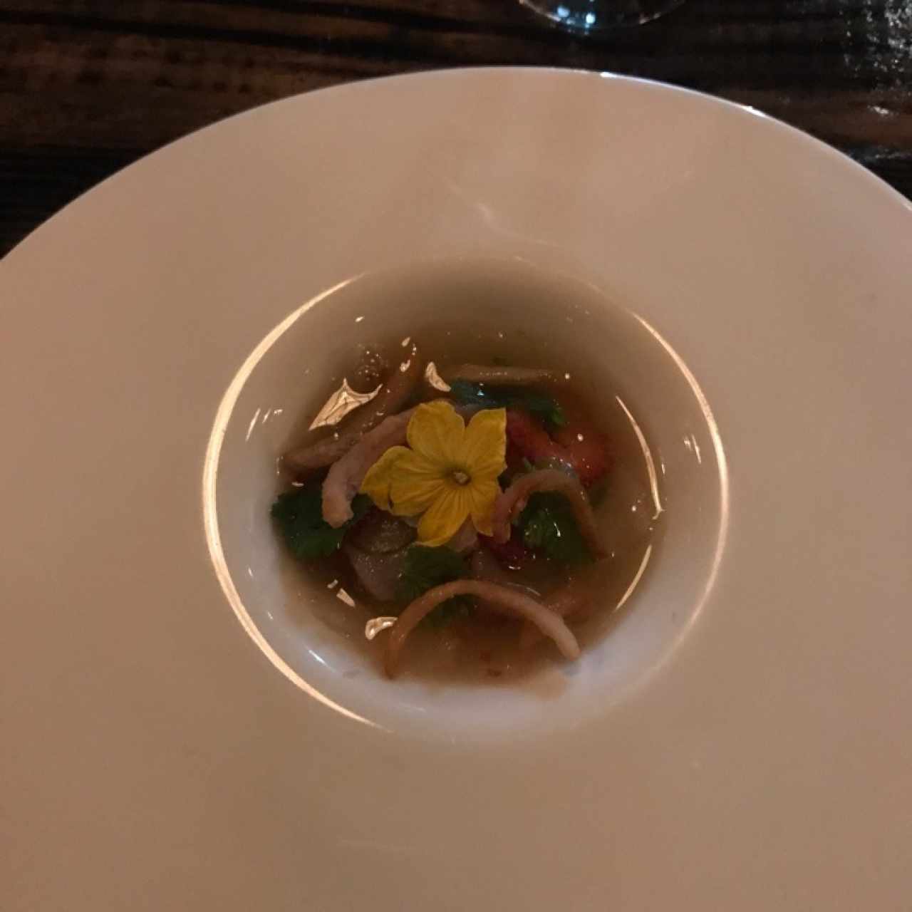 Tiradito de Congrio, pepino y fresas