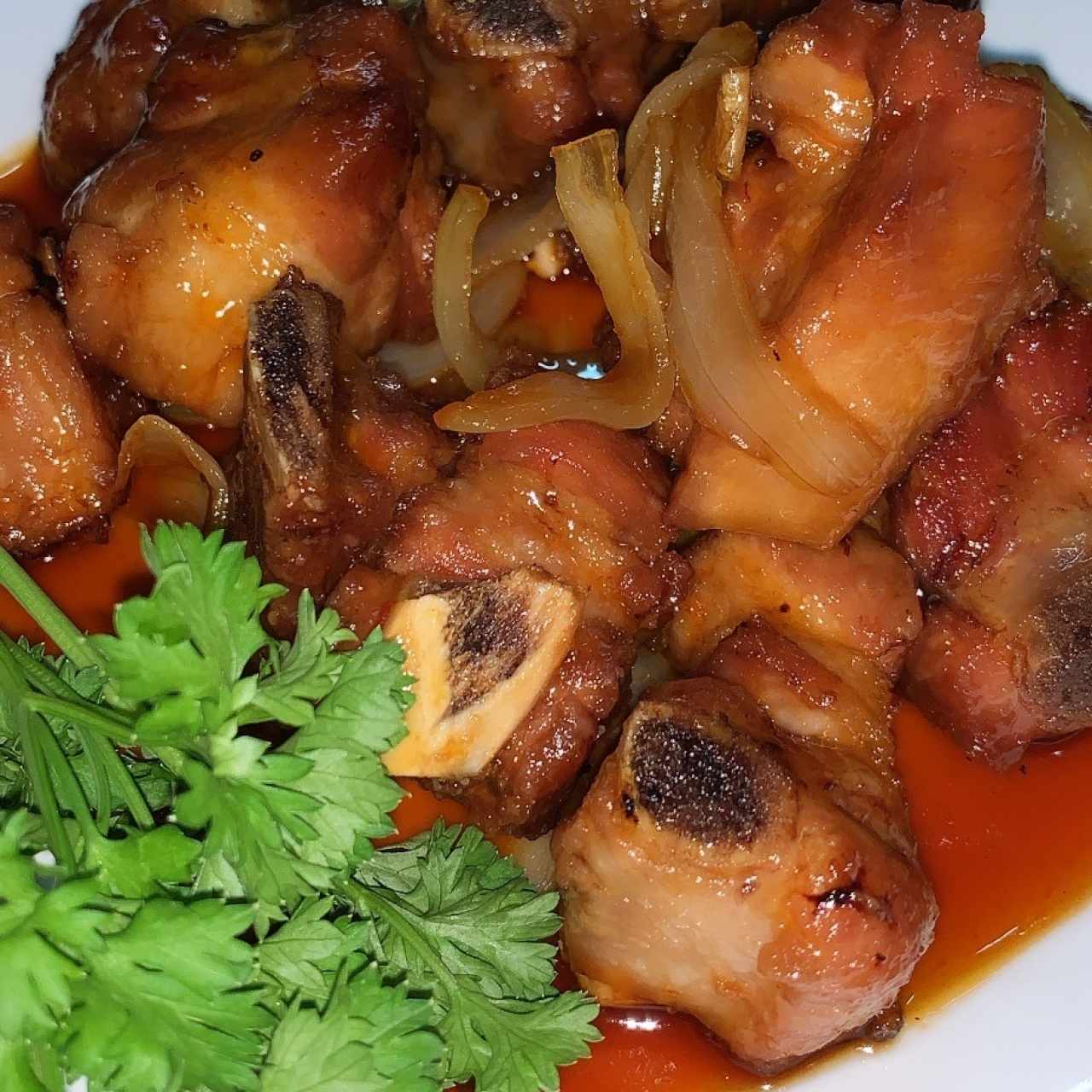 Suron Sot Chua Ngot (Costilla frita en salsa Agridulce)