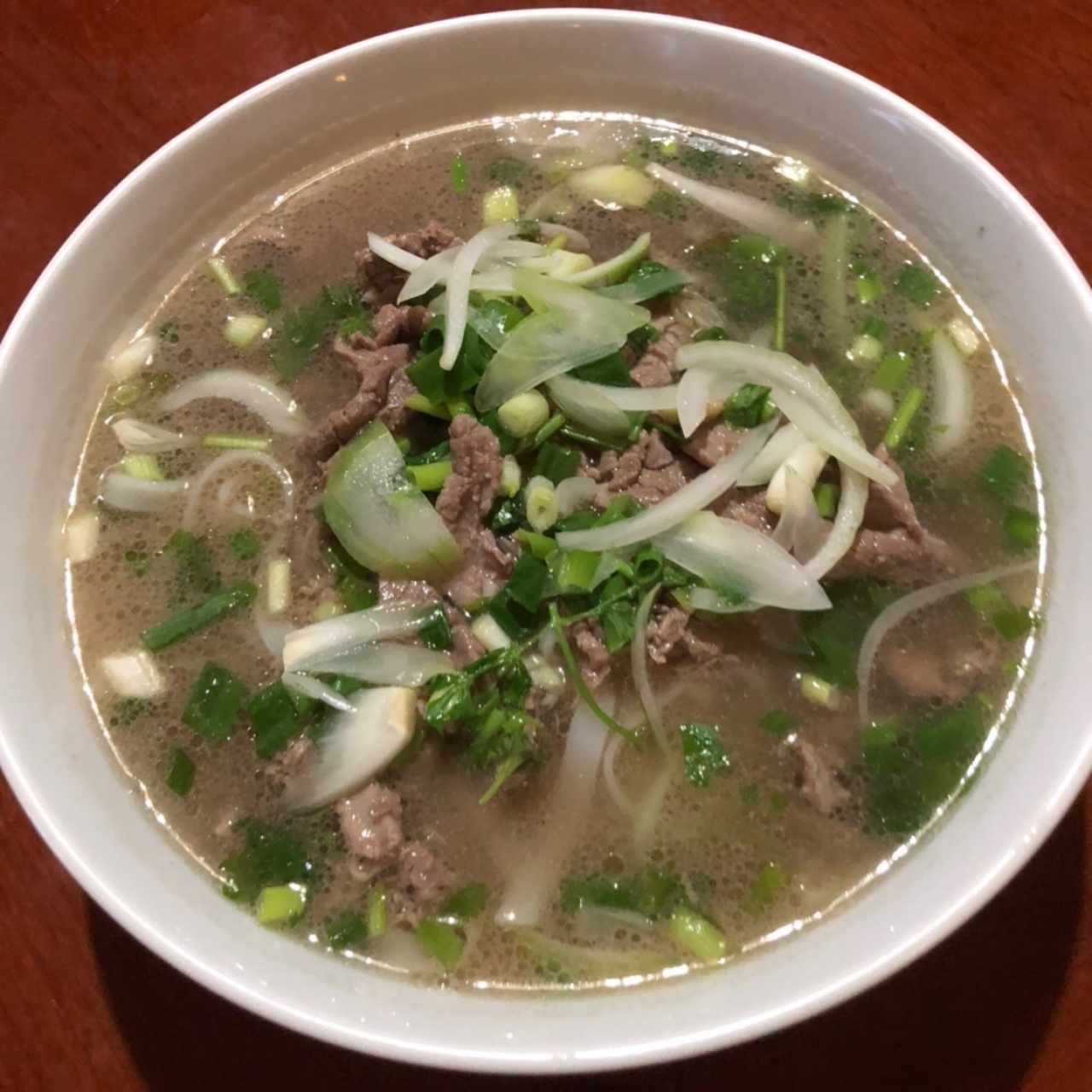 Pho Tái Sopa de res salteada con jengibre