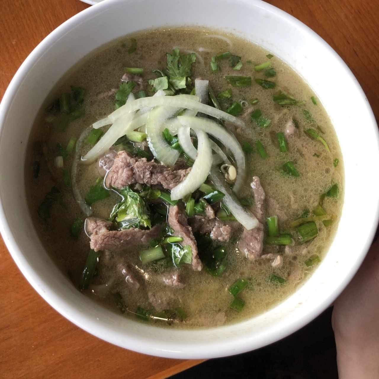 Pho Tái (Sopa de Res Salteada con Jengibre)