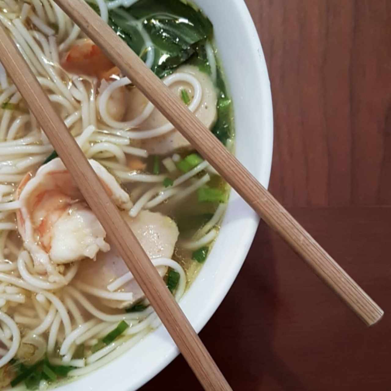 Bún Tom Sopa de Camarones