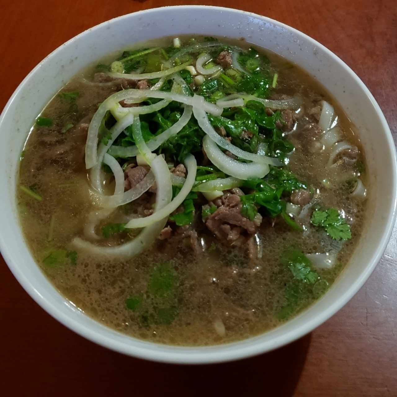 Pho Tái Sopa de res salteada con jengibre