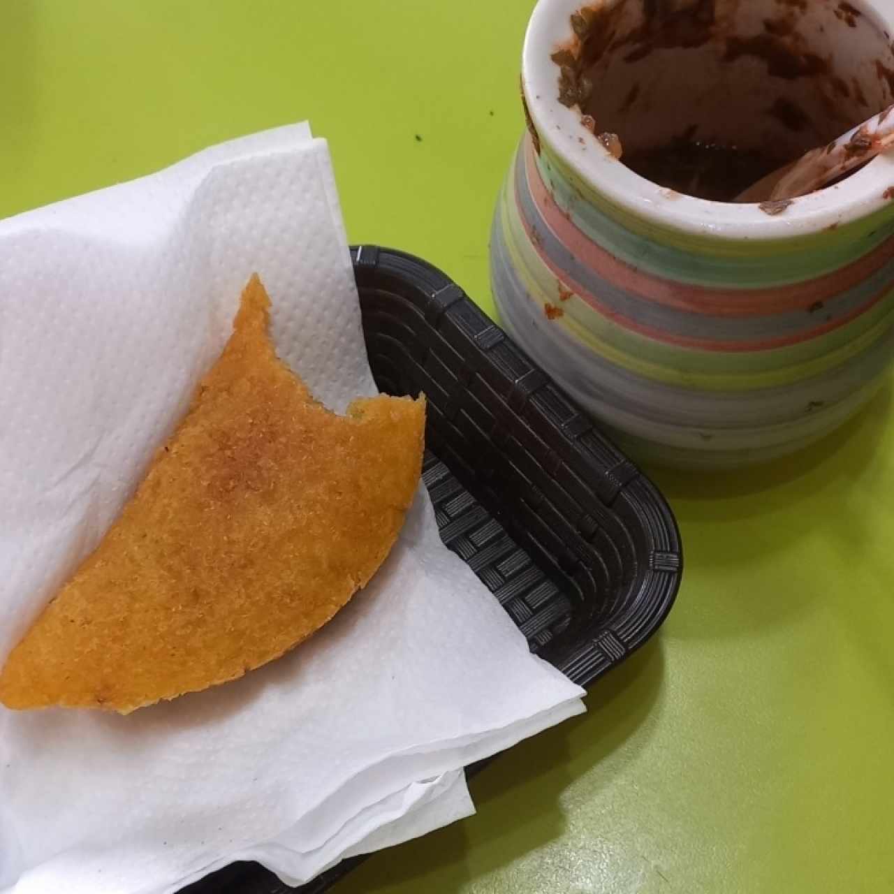 empanada carne mechada y picó de gallo