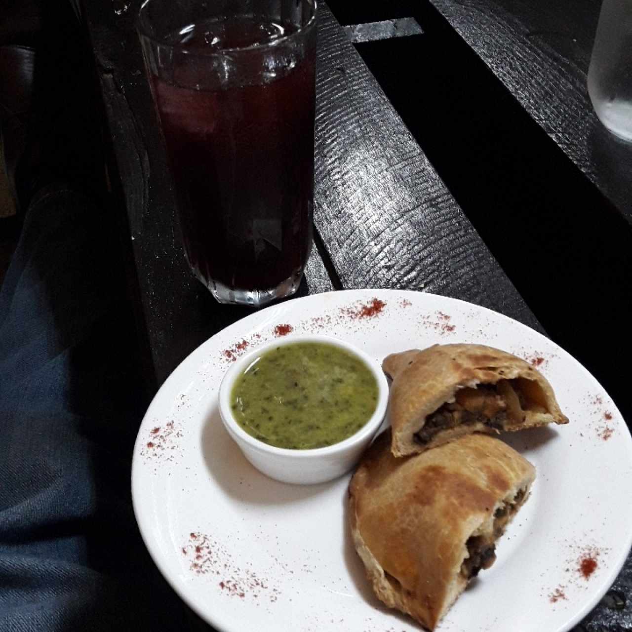 Saril y empanada de vegetales