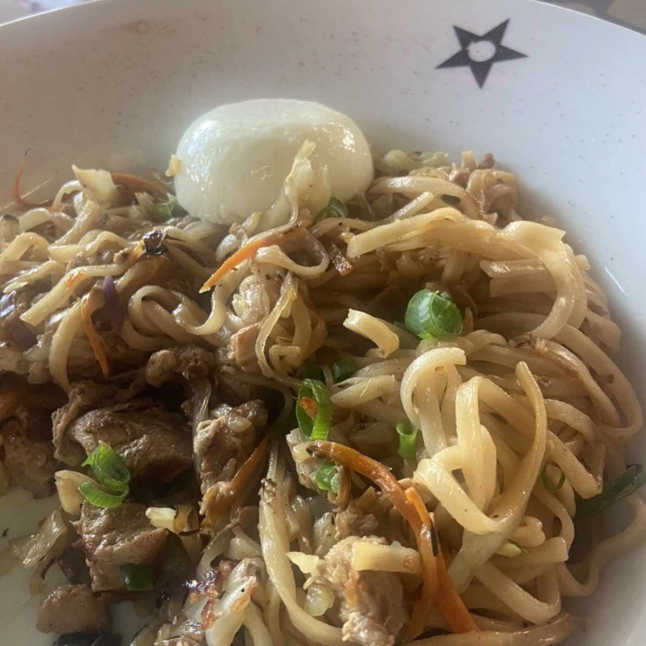 Pasta de Fideos de Arroz Tahi con Cerdo