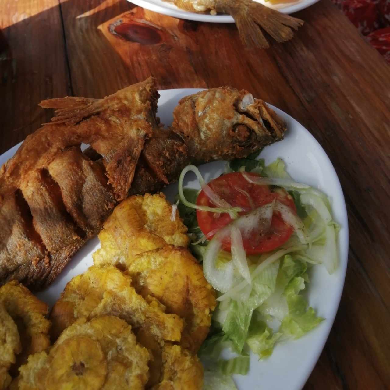 Pescado con patacones 