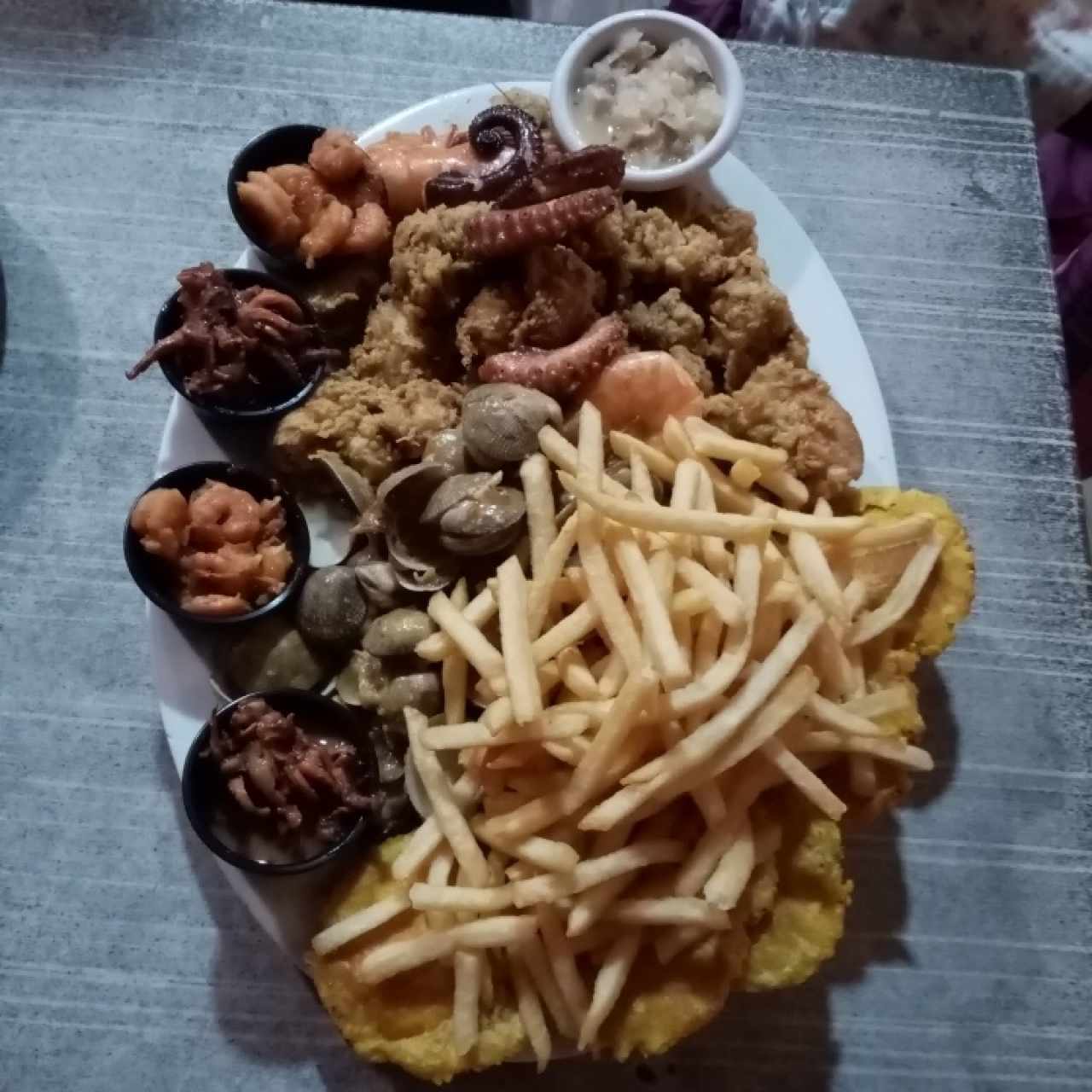 Picada mixta de mariscos 