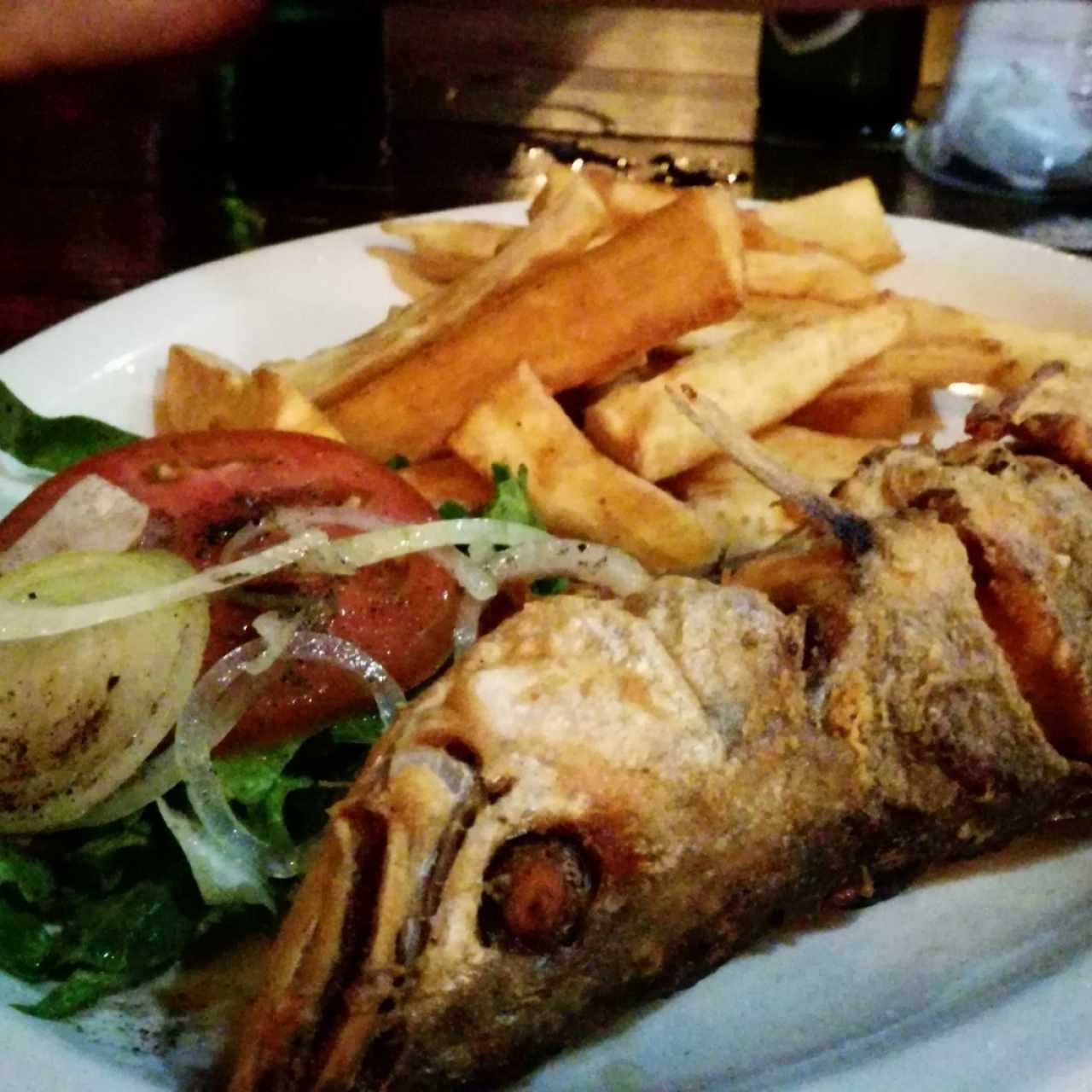 Pescado Frito Con Patacones 