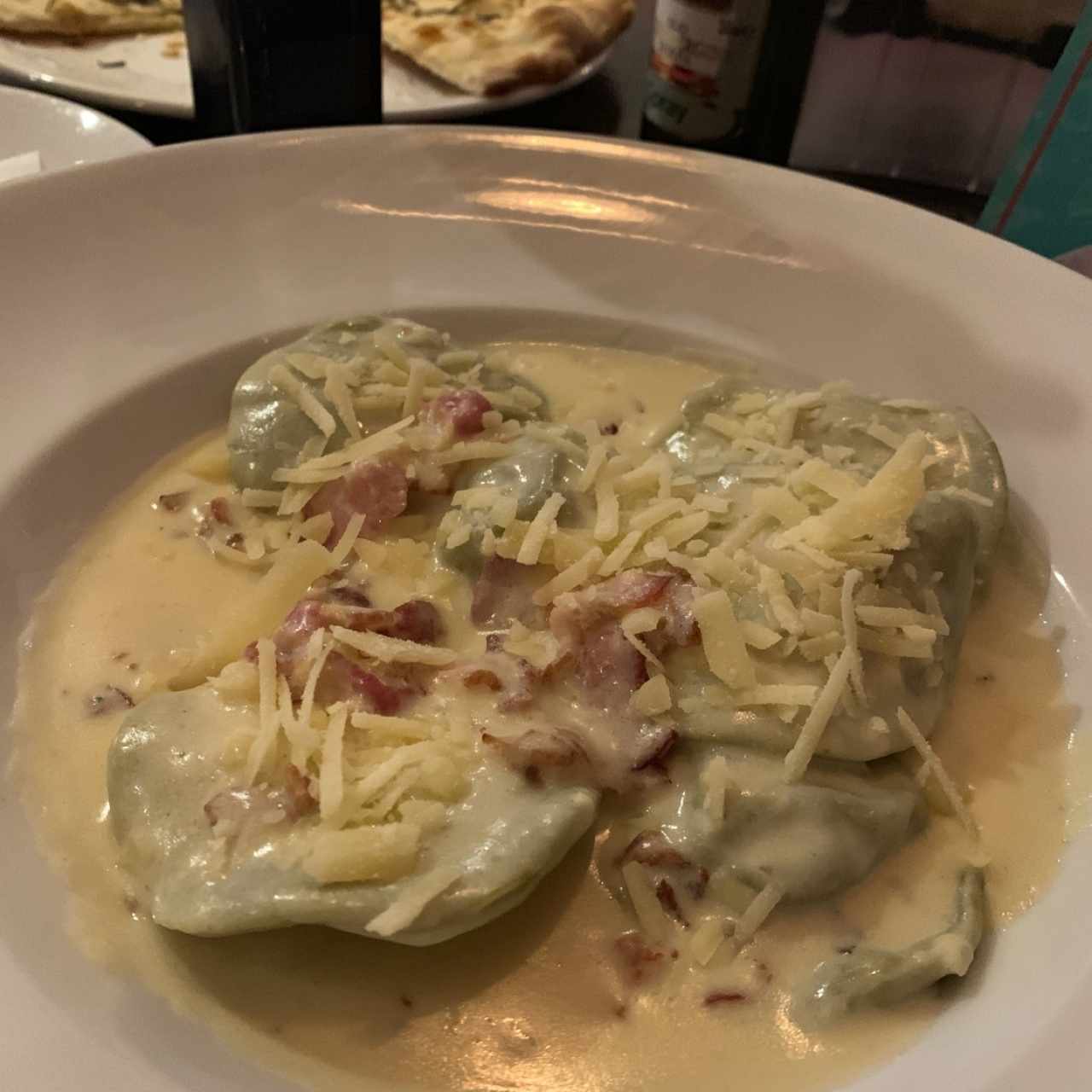 ravioli de ricotta y espinaca en salsa carbonara