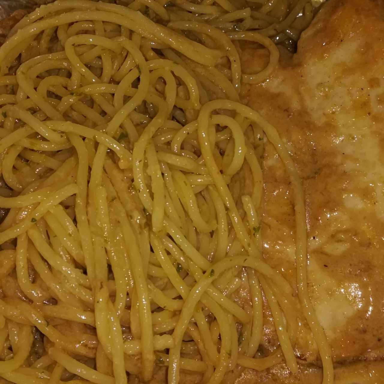 Pechuga Porcini (salsa de champiñiones) con pasta