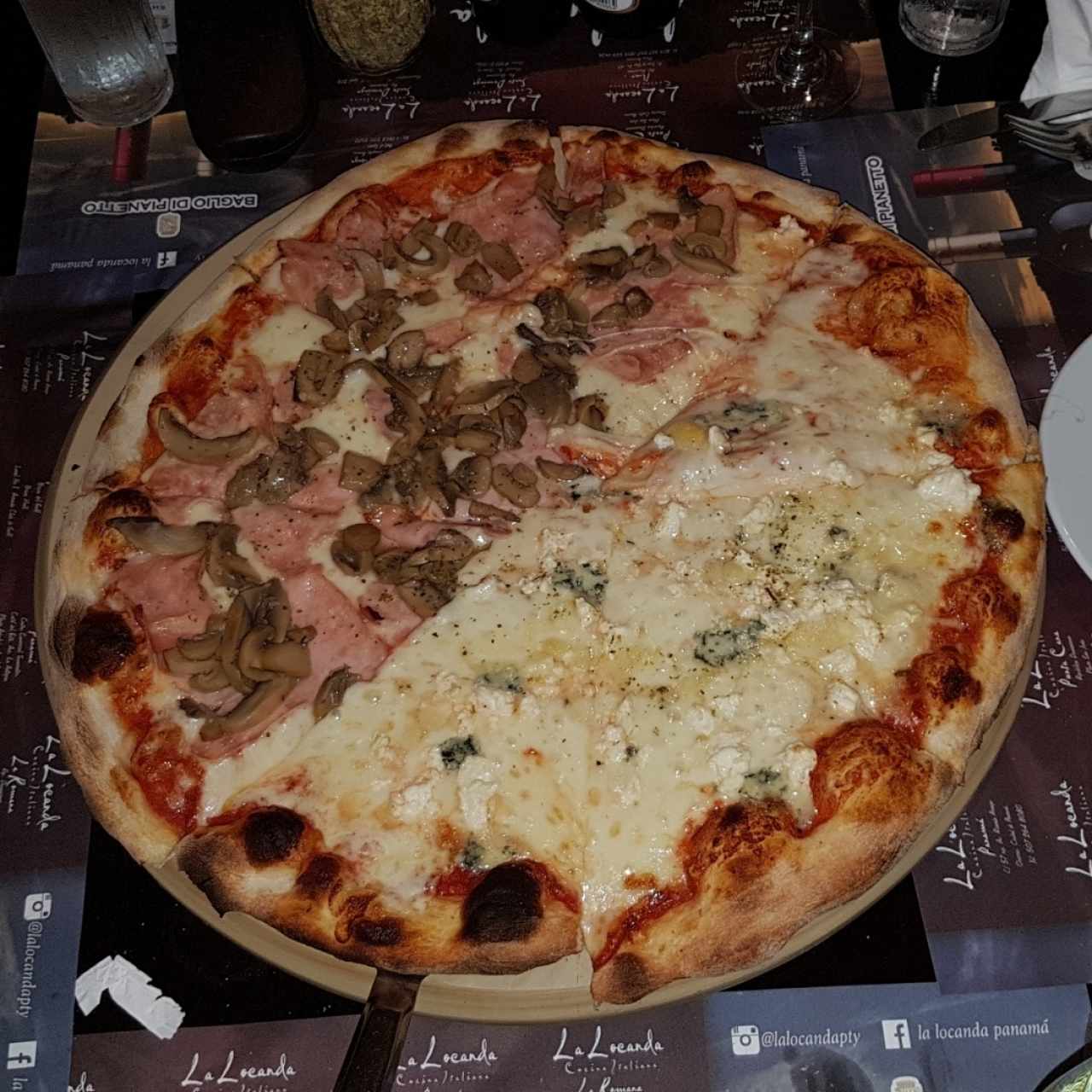 pizza de cuatro quesos y jamon con hongos