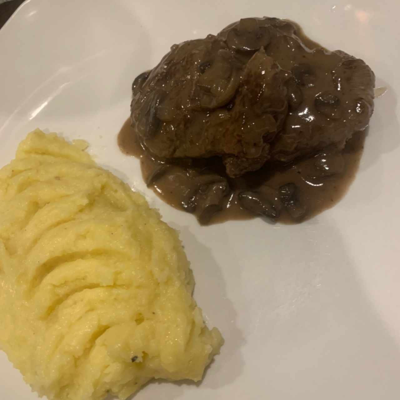 Filete de Res en Salsa Marsala