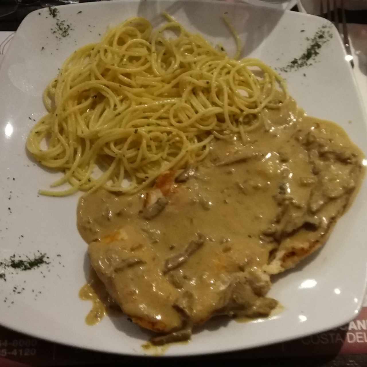 pollo con spaghetti al óleo 