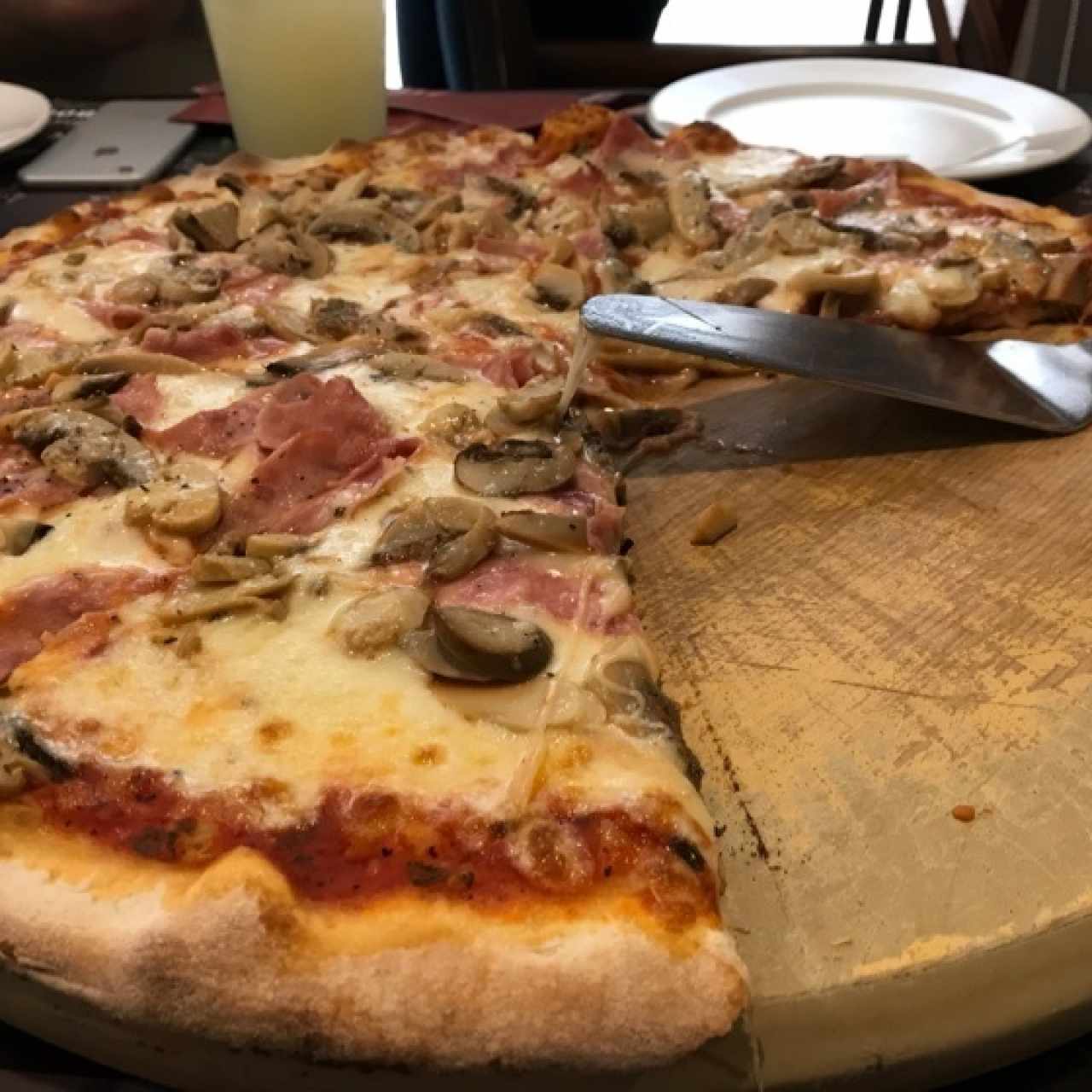 Pizza Jamón Cocido y champiñones