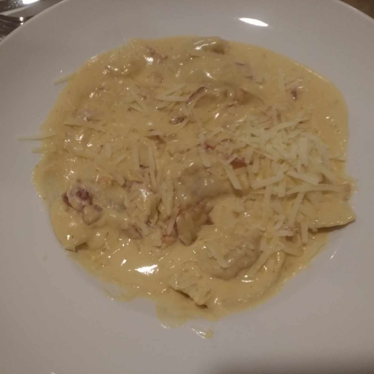 espaguetis Alfredo con pollo