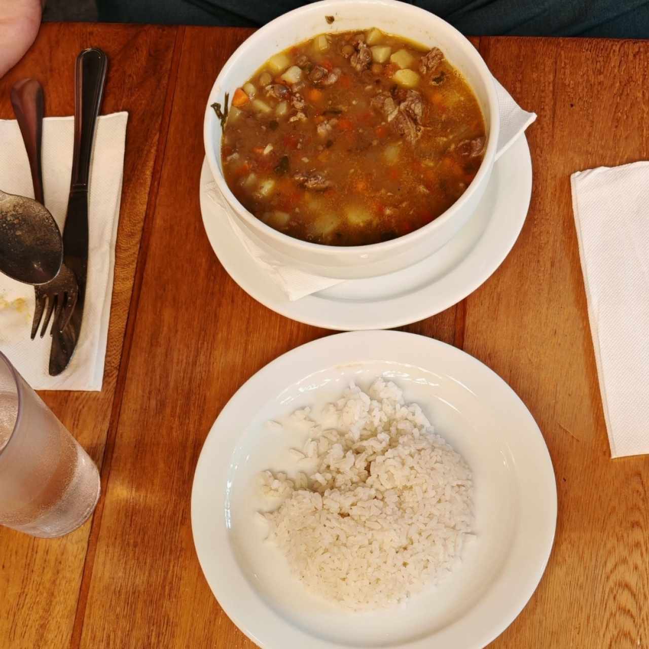 Sopa de Lenteja con Res