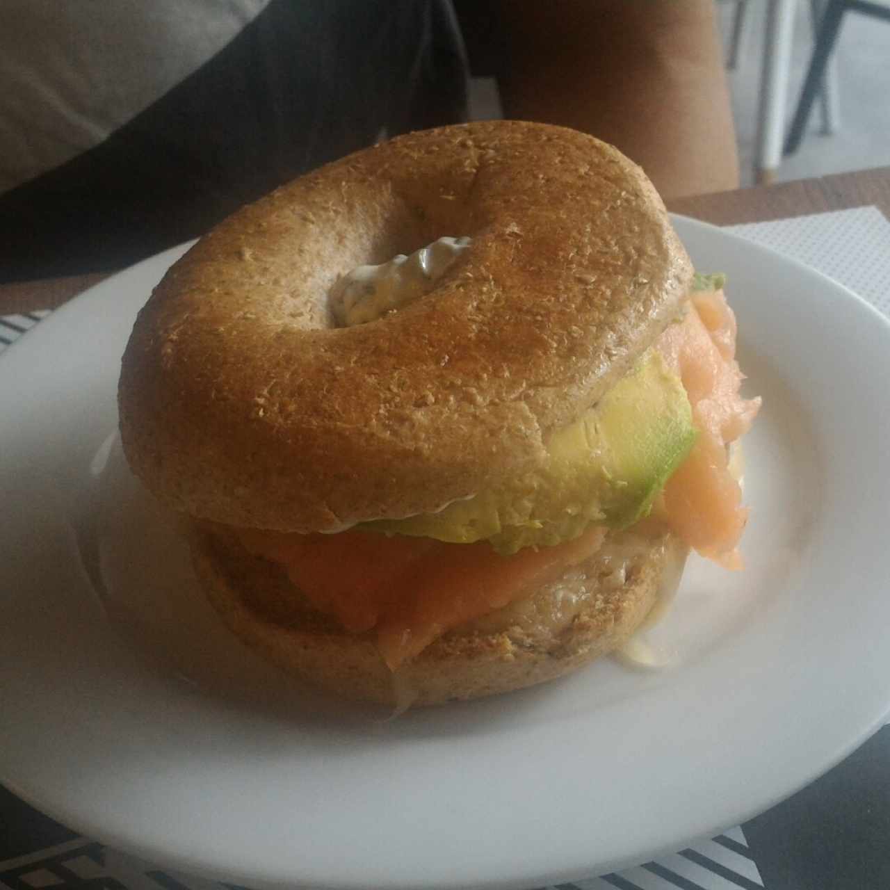 Bagel (integral) de Salmón