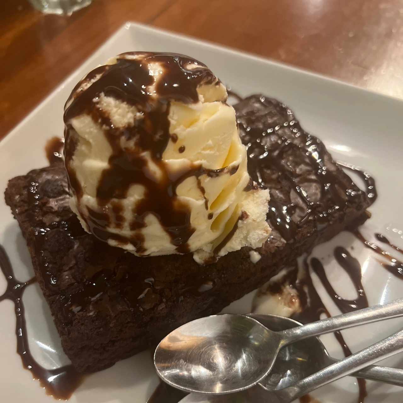 Postres - Brownie con Helado