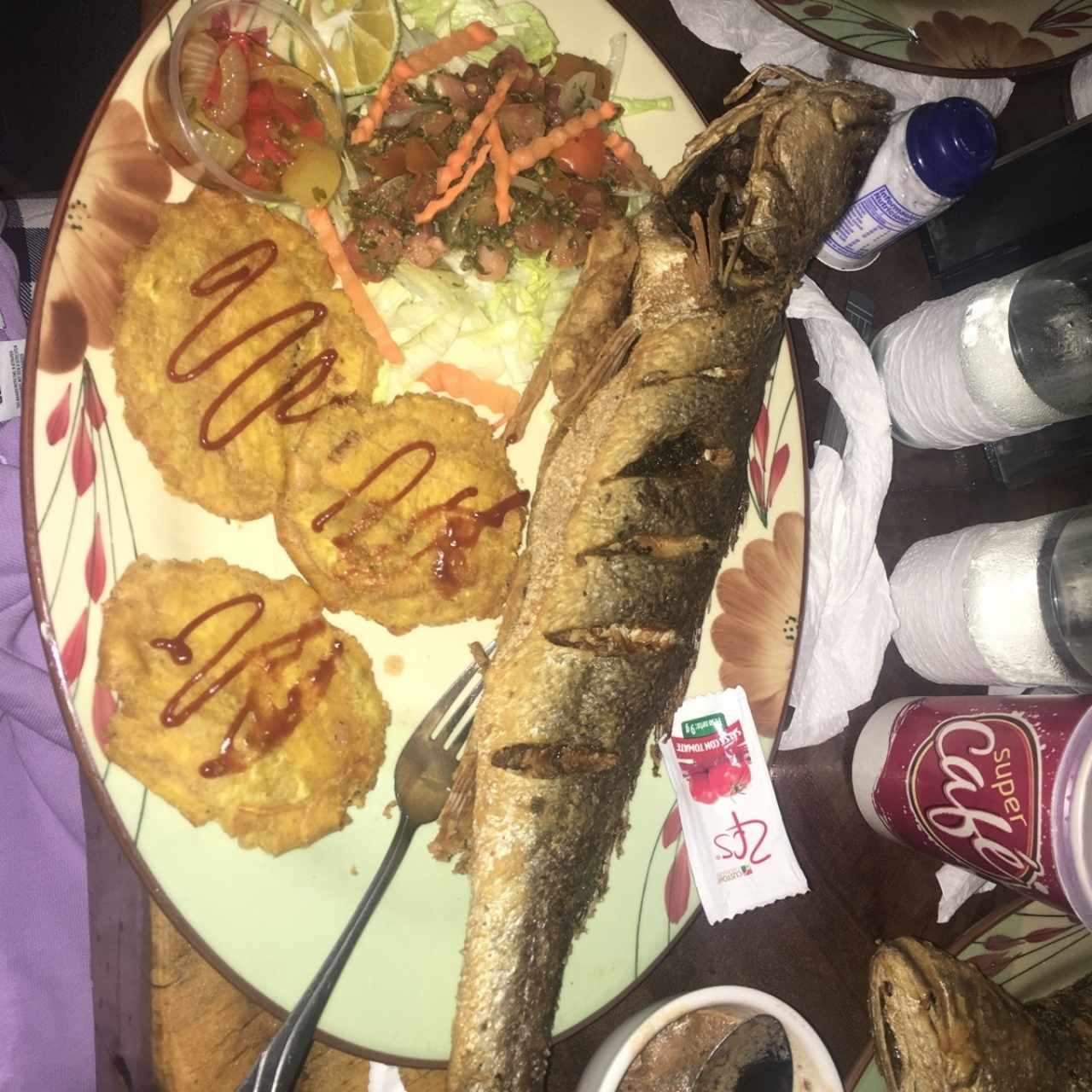 Pescado Relleno con Patacones 😋