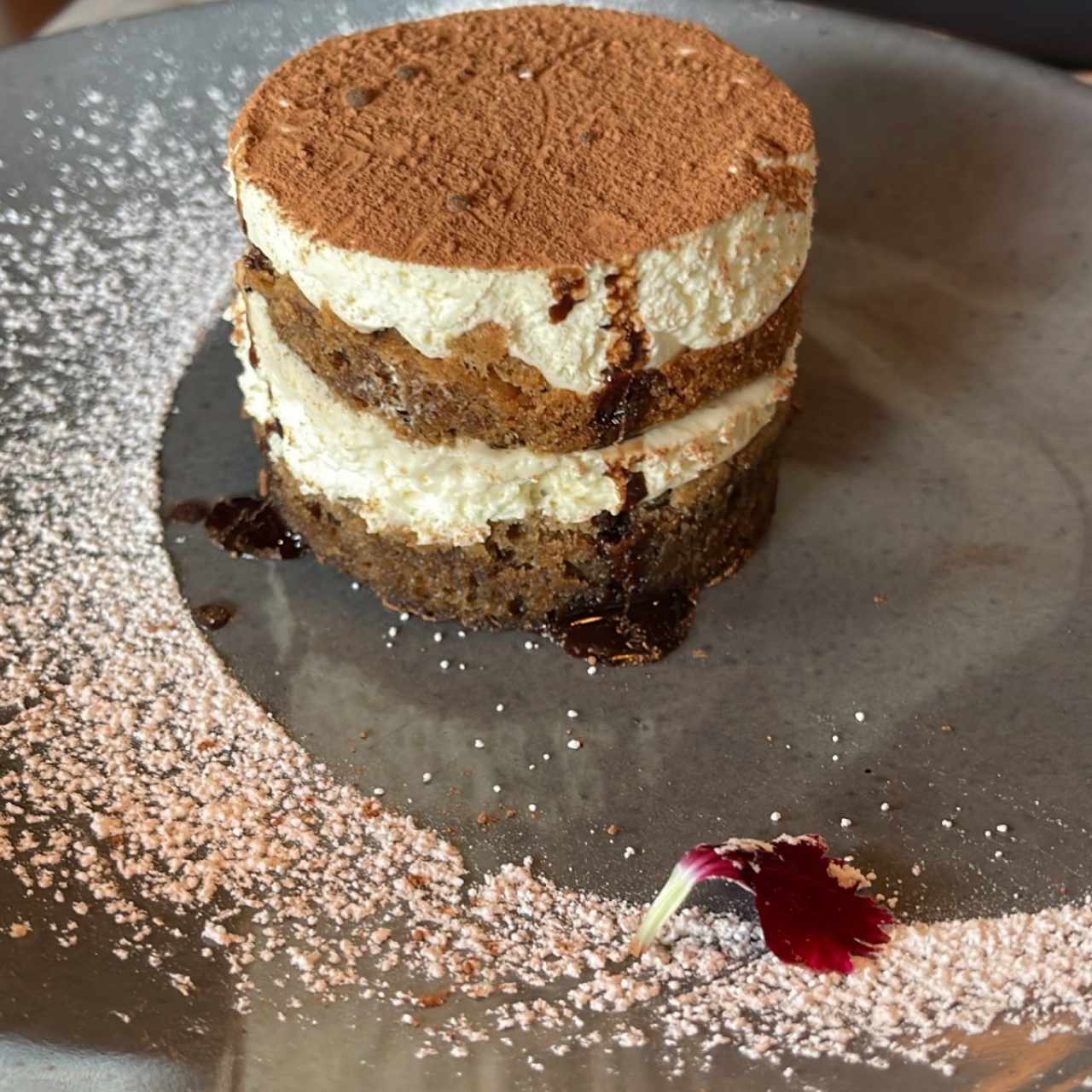 Tiramisu Smoore con Mousse de Mascarpone, Biscuit de Chocolate y Ganache con Café