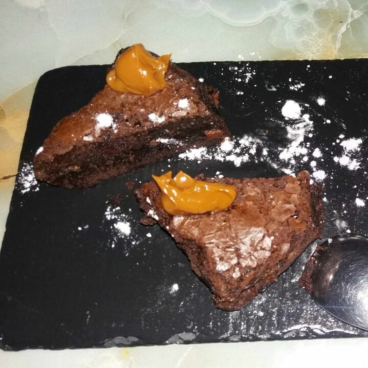 Brownie con helado de Vainilla. No se ve por el tamaño de la foto para subir.