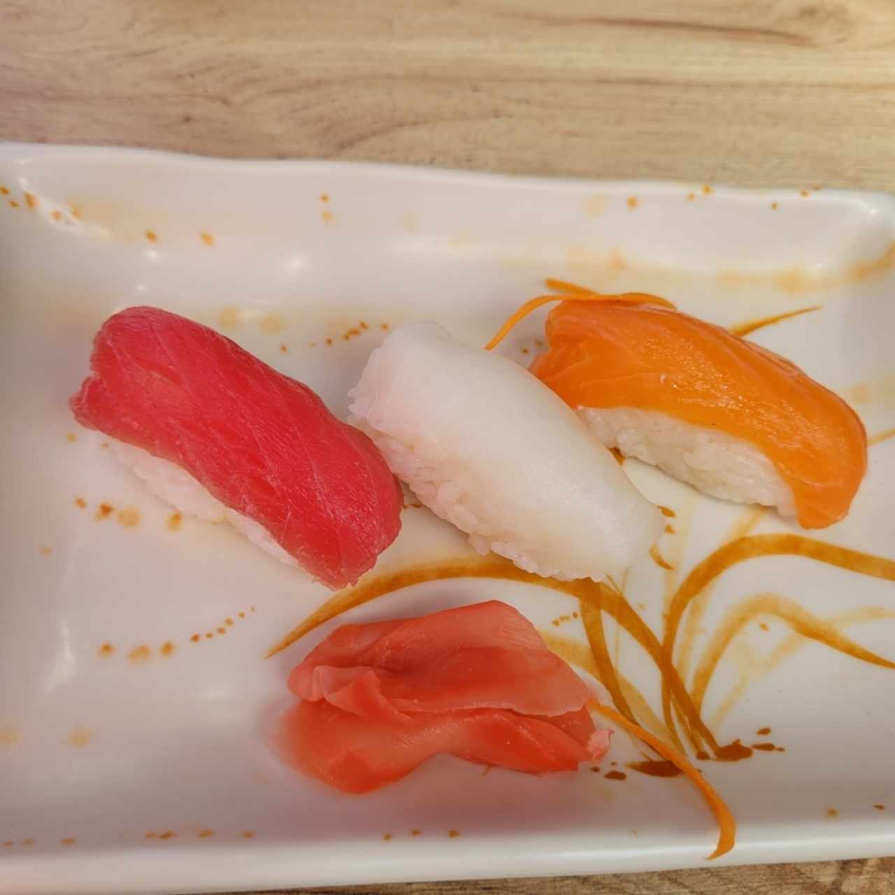 Nigiri sushi - Sake mixto