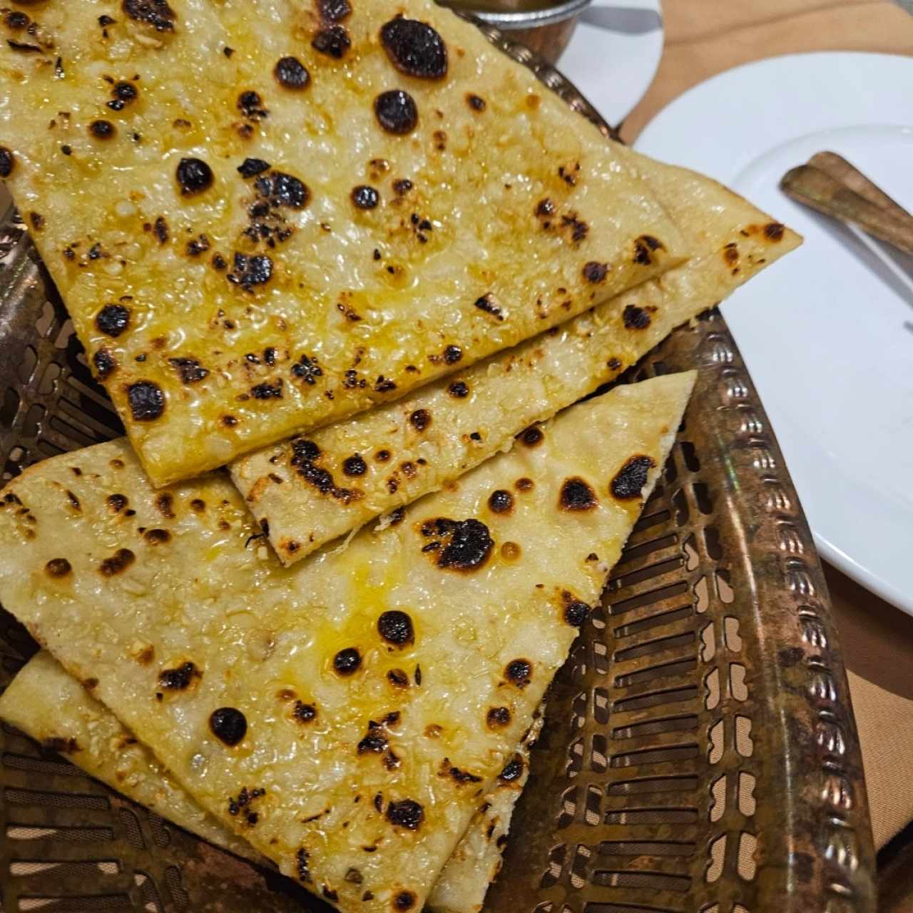 Naan de ajo 