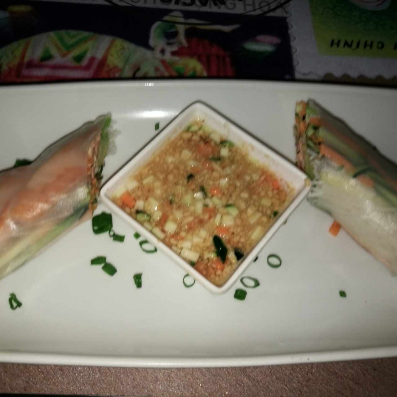 rollitos de papel de arroz de salmon