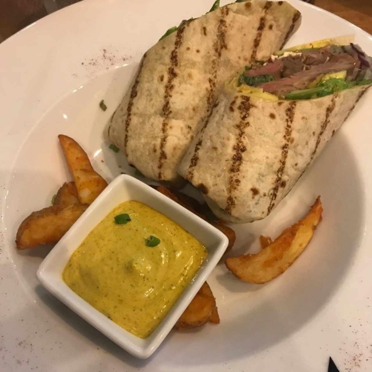 Wrap de Carne con salsa curry