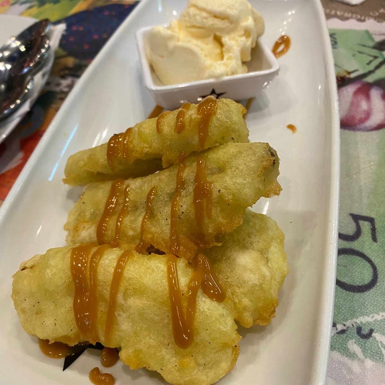 Banano Tempura con Helado