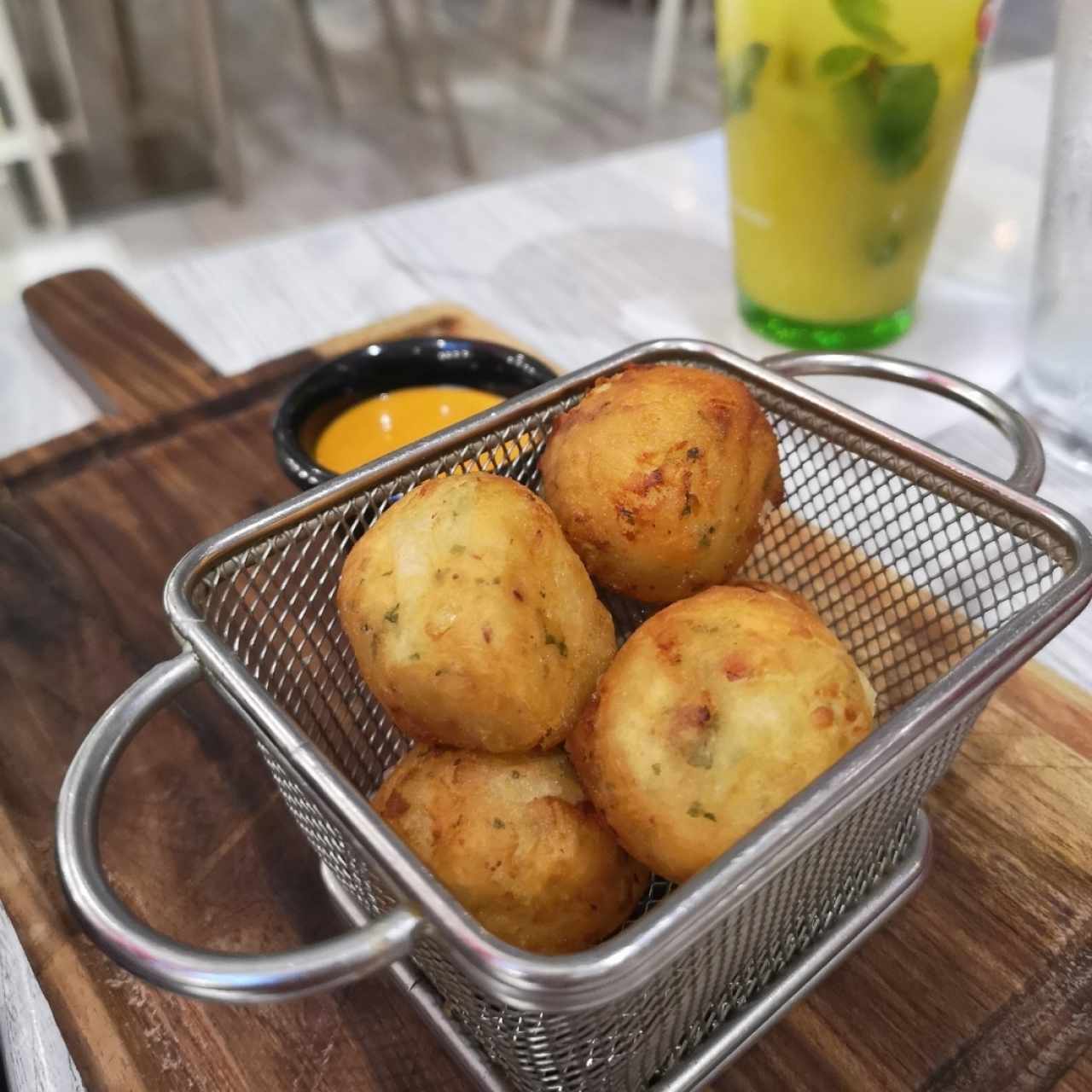 croquetas y mojito