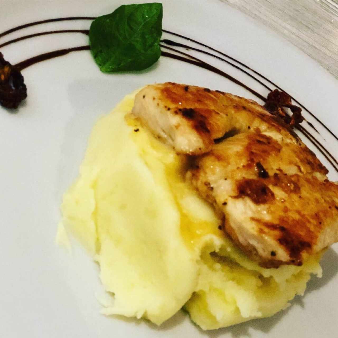 Pollo al la plancha con pure de papa