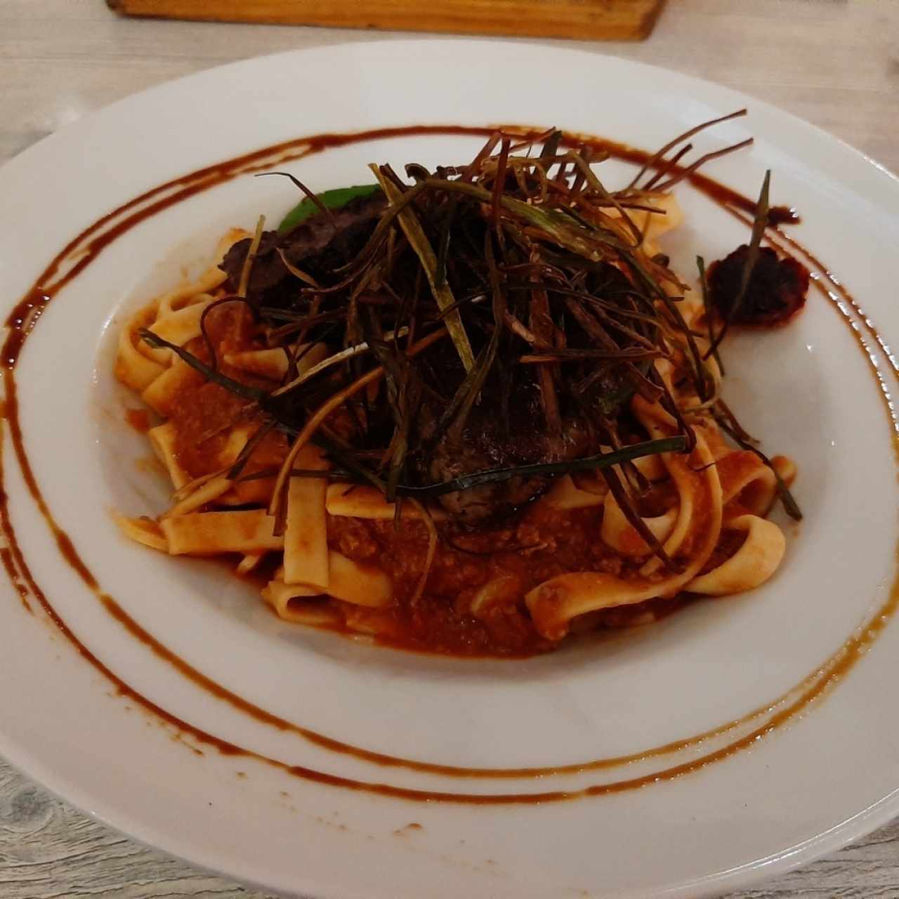 Lomo de Res con Pasta Boloñesa 