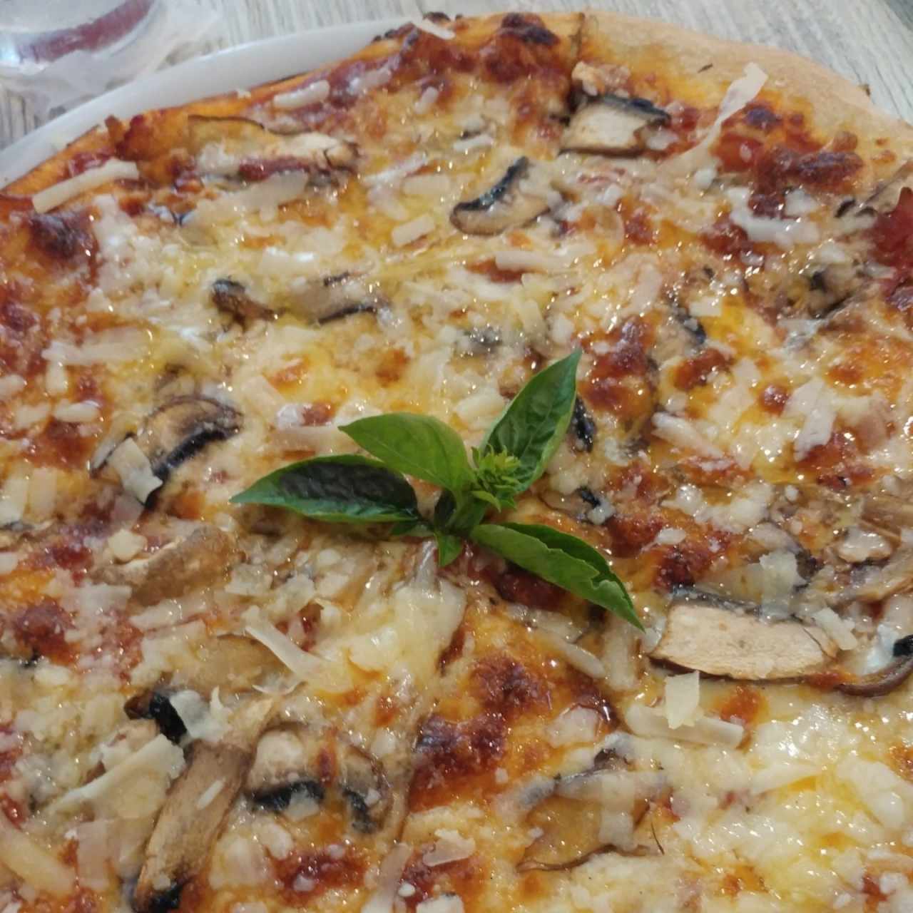 Pizza Giuliana