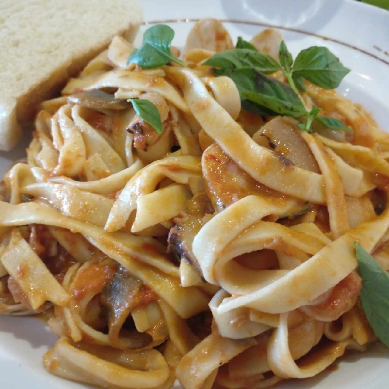 Pasta Algio Rosso