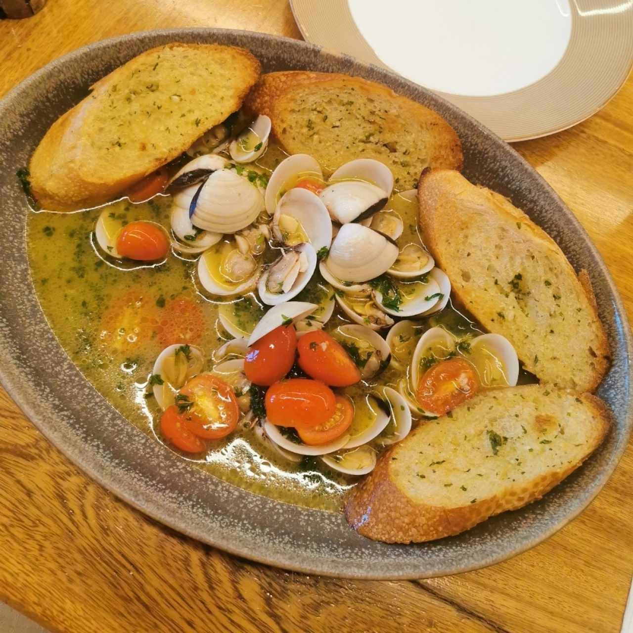 Vongole a la Pescatora