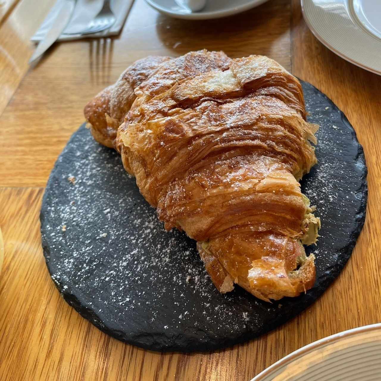 Desayunos - Cornetto al pistacchio