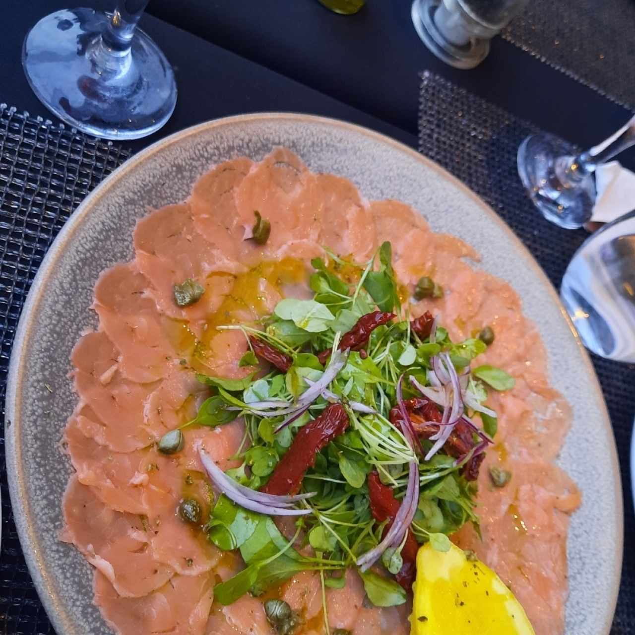 carpaccio de salmón