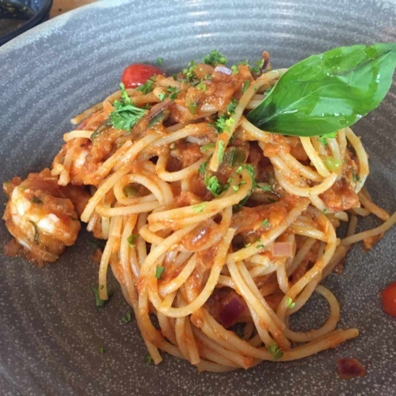 pasta con atun y camarones