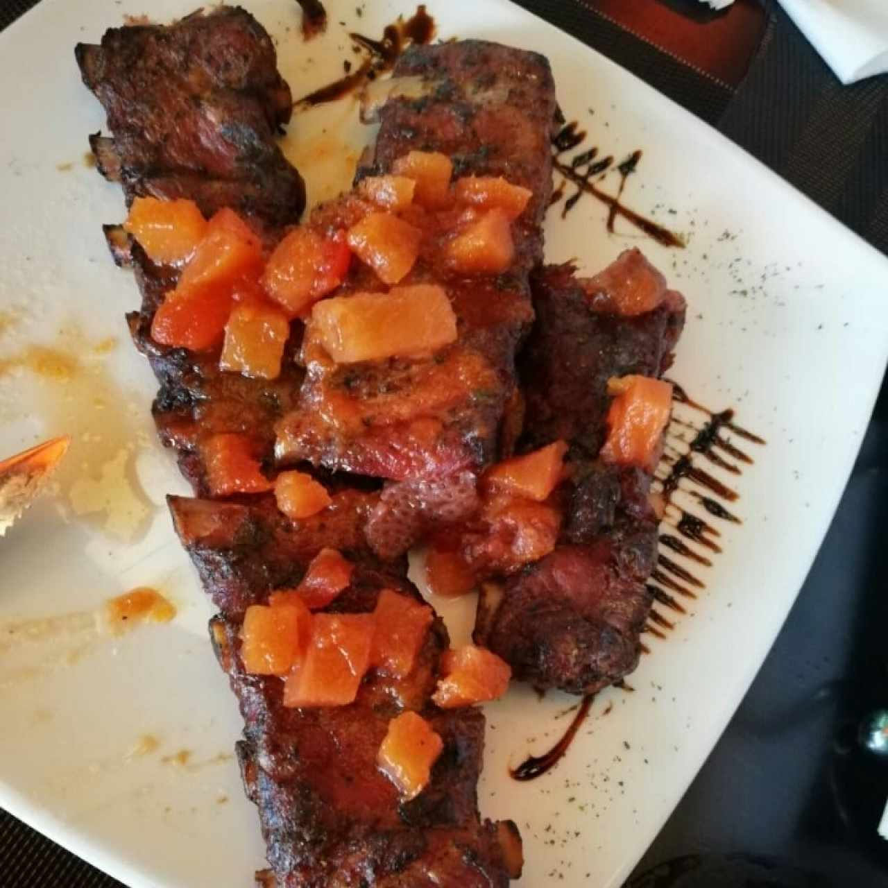 Chuletas con salsa de frutas