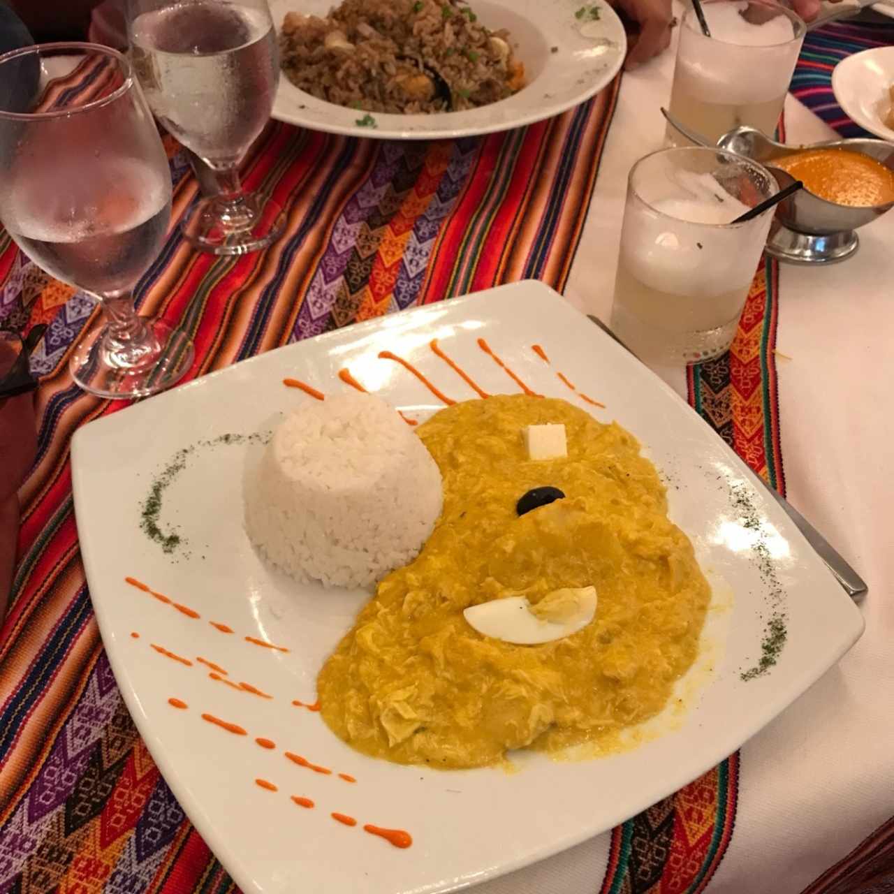 Aji de gallina y pisco sour