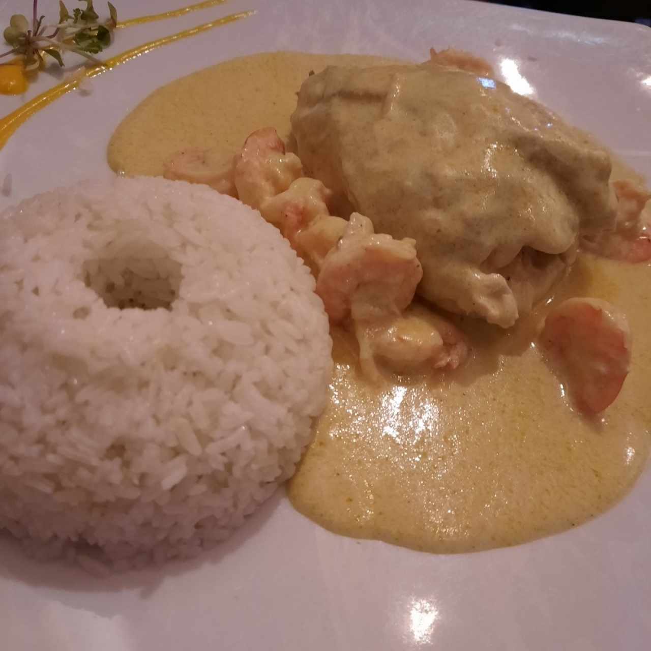 Corvina Rellena de Camarones