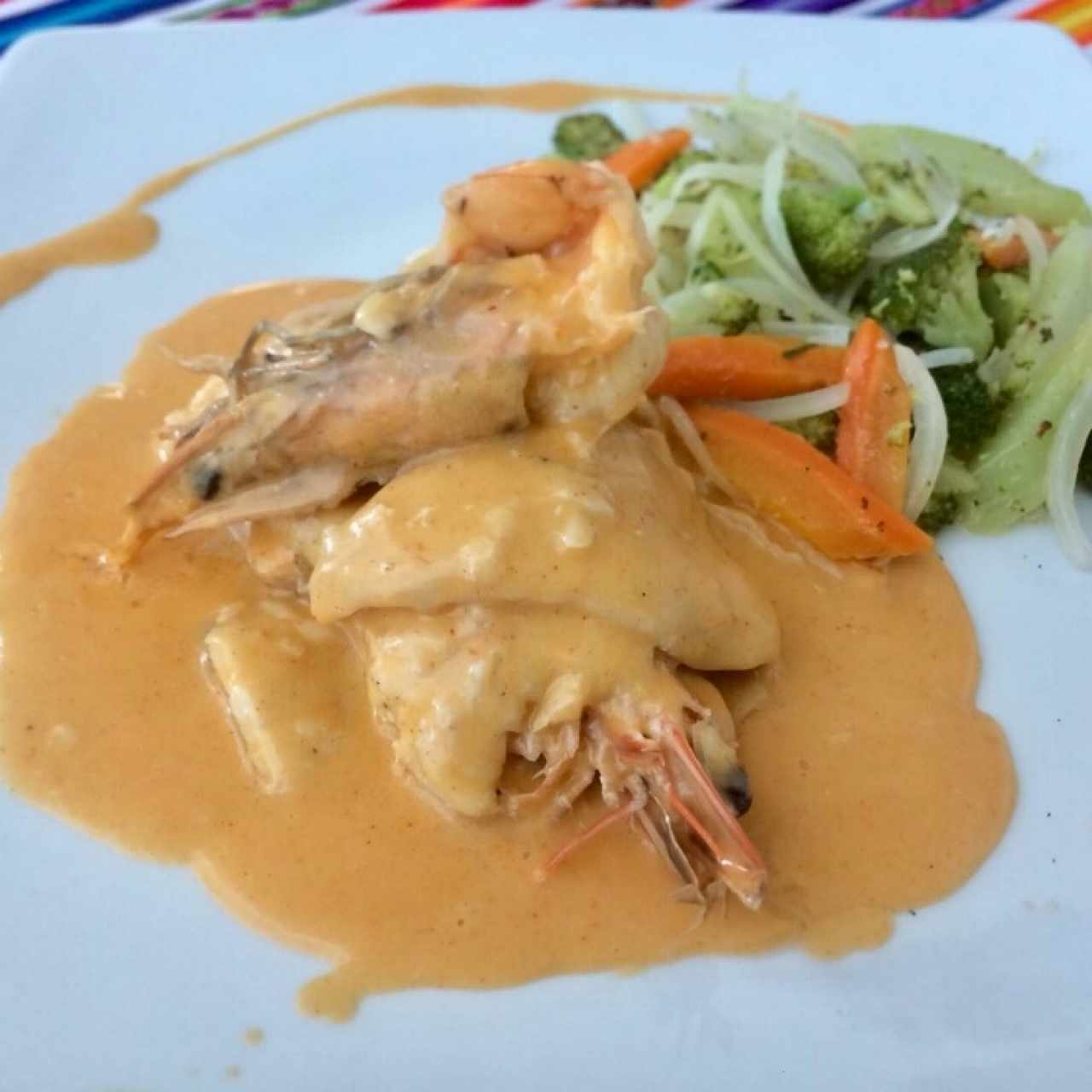 Pescado relleno de langostinos