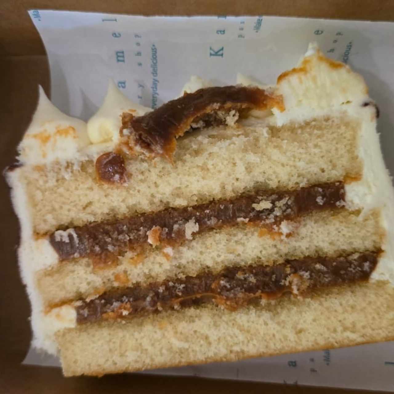 Cake de Dulce de Leche y Vainilla Porción