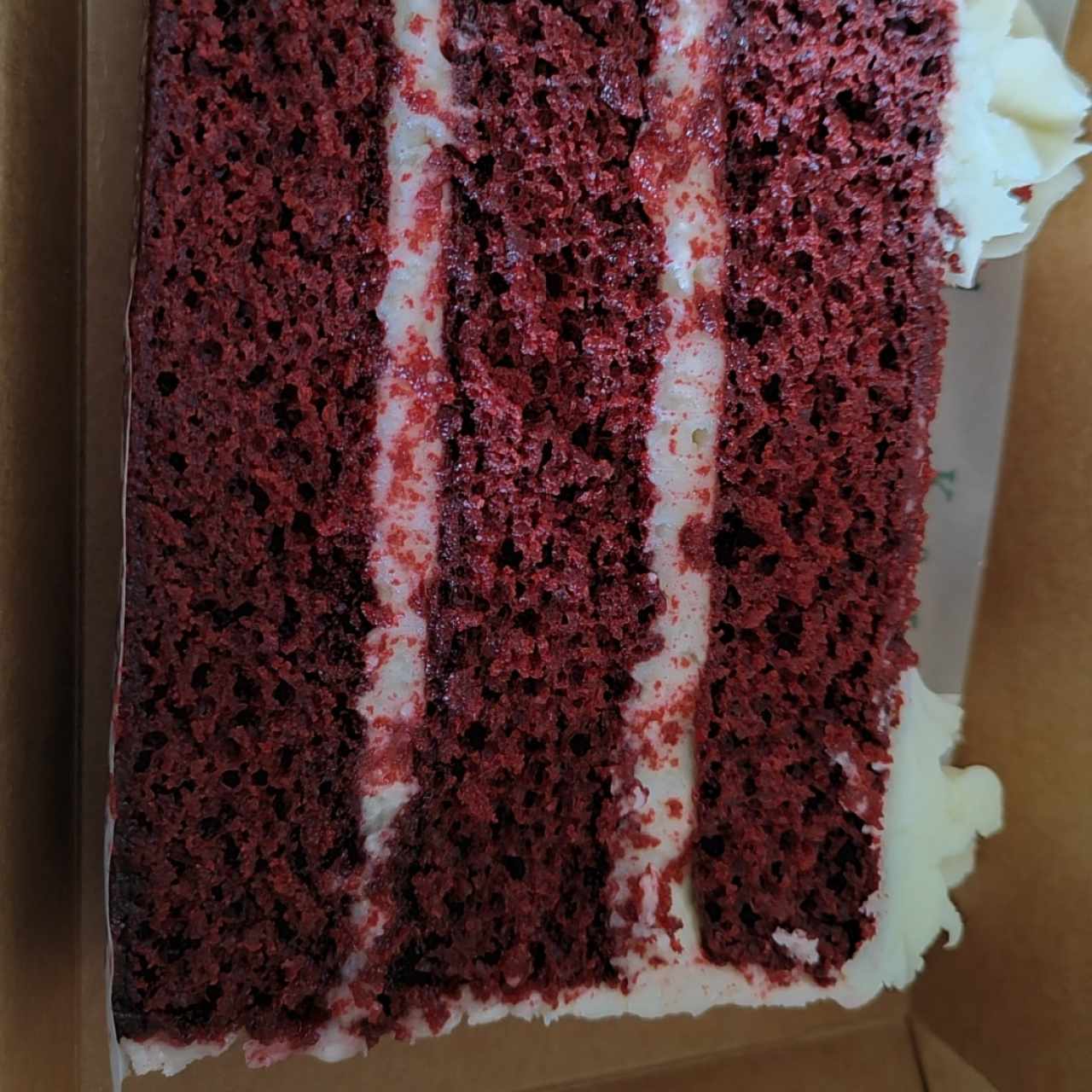 Cake de Red Velvet oreo Porción