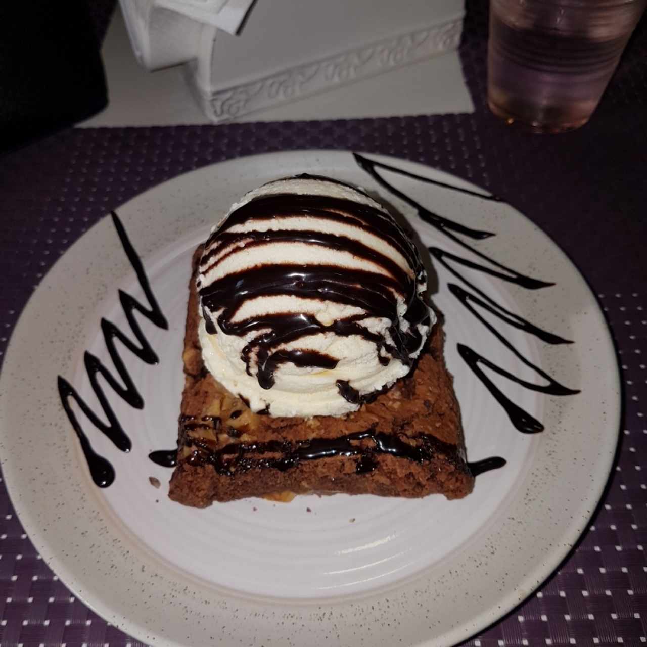 Brownie con helado