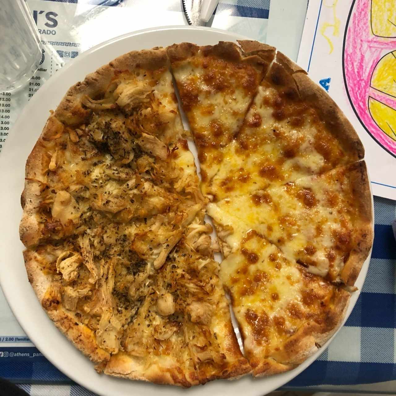 pizza se queso y de pollo