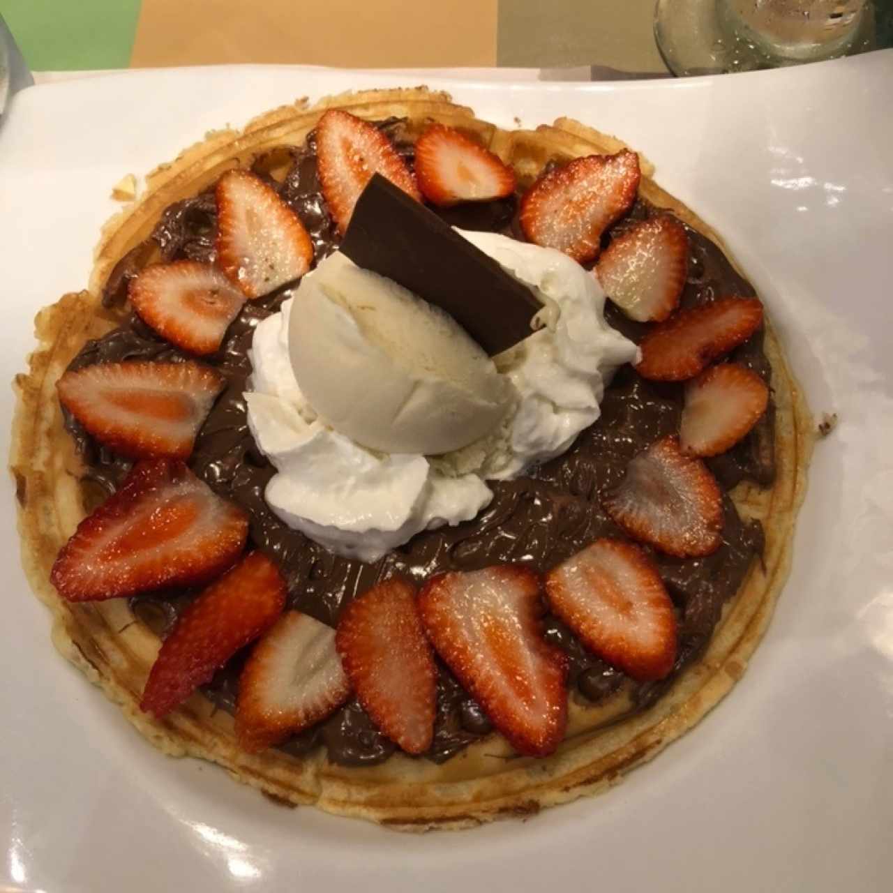 Waffle de Nutella con fresas