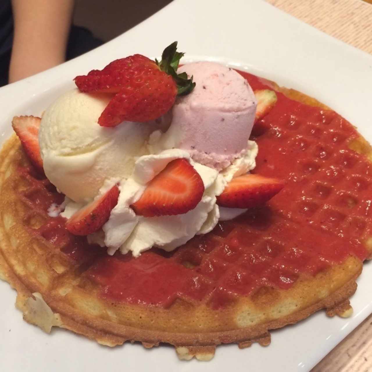 Waffles de deleite de fresas