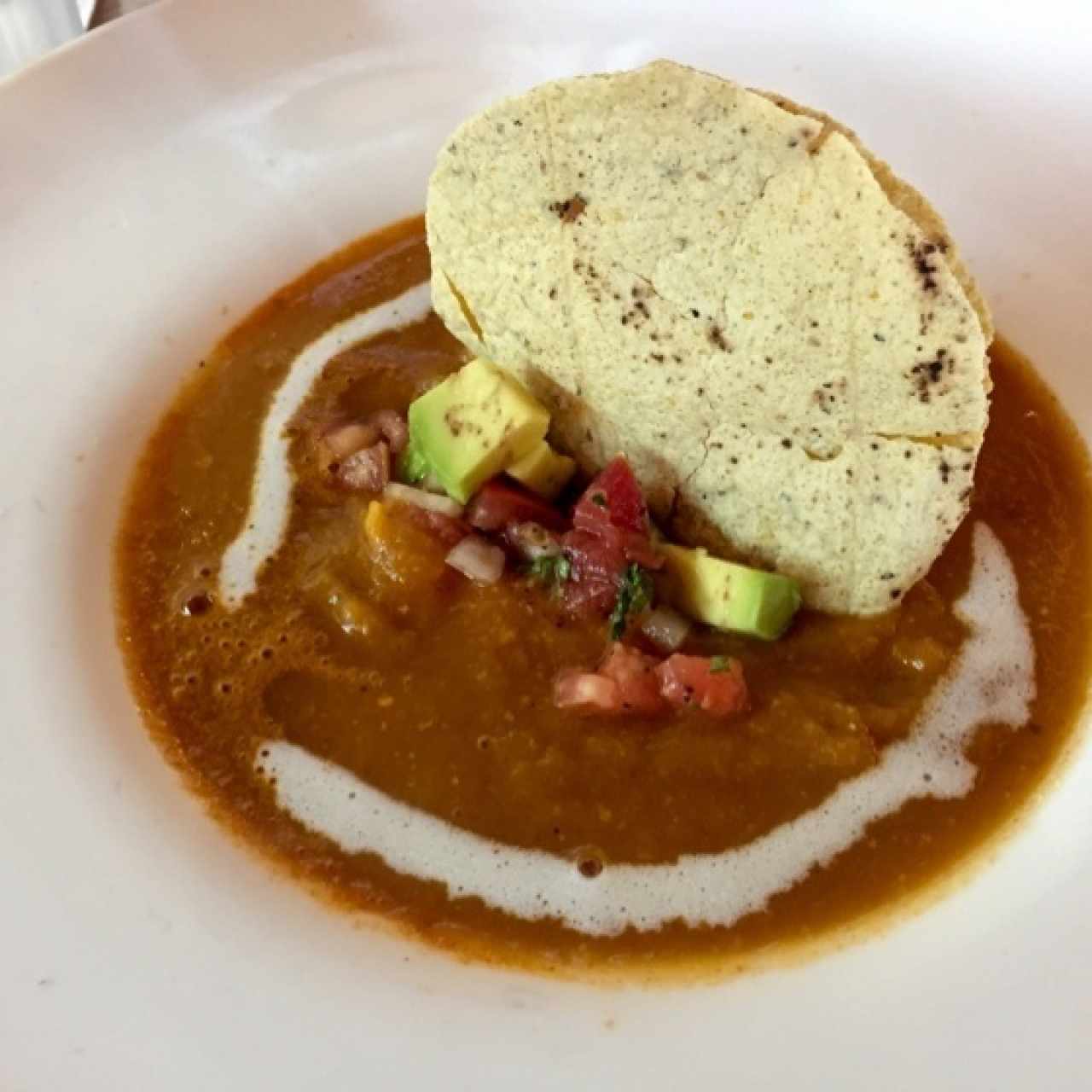 Sopa de pollo Chipotle